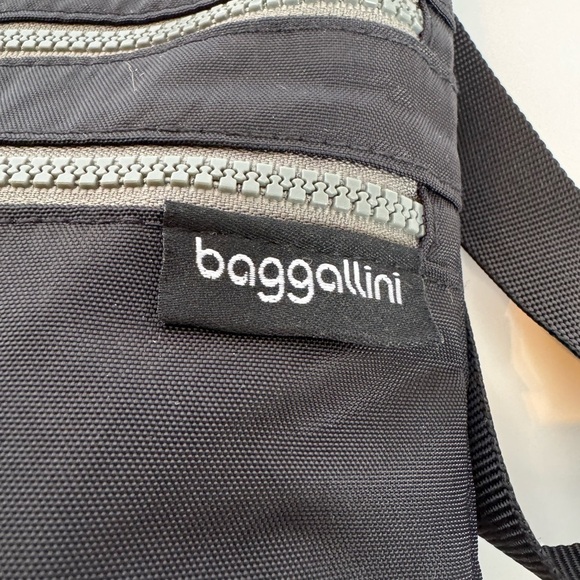 Baggillini Comrade 3-Zip Crossbody bag black - Picture 7 of 11